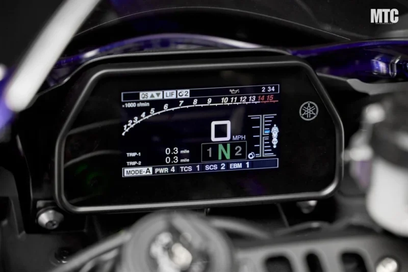 Yamaha R1 2025