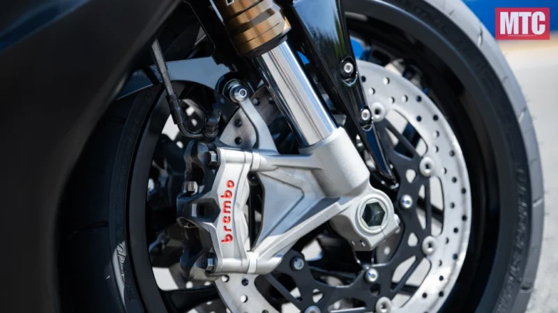 Yamaha R1 Race 2025