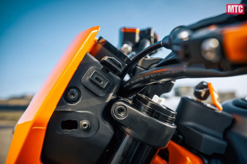 2025 KTM 390 SMC R