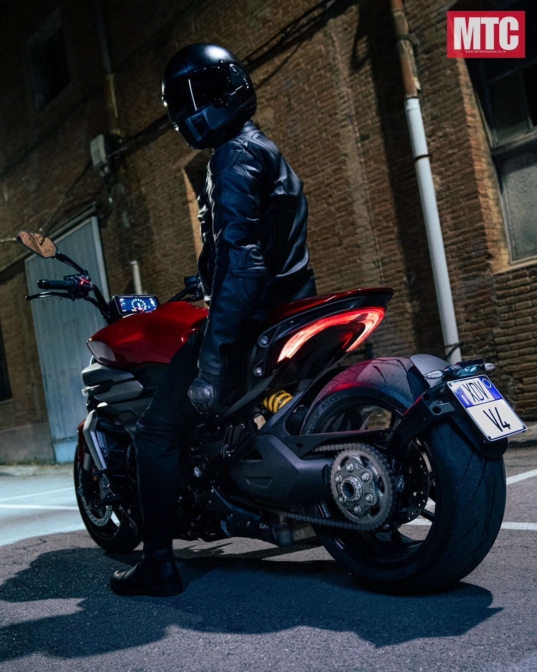 2025 XDiavel V4