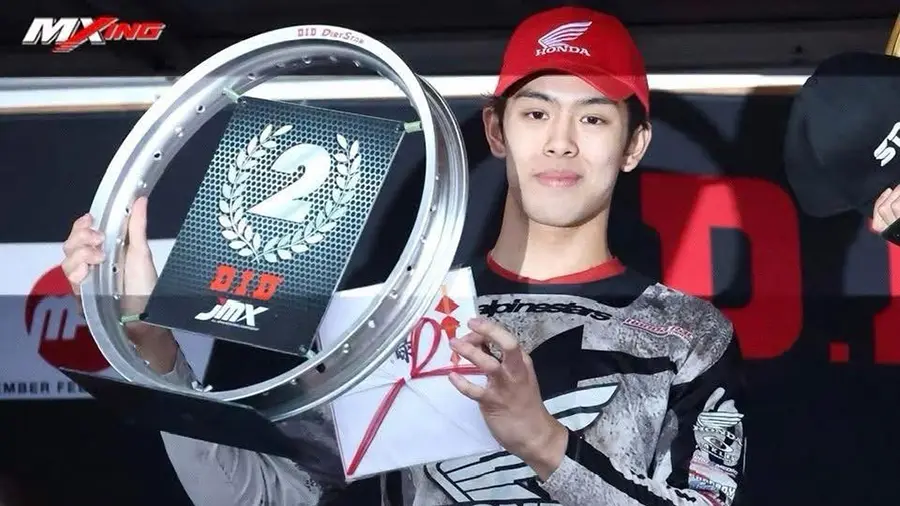 สร้างประวัติศาสตร์สะเทือนแดนปลาดิบ “นีโม่-จิรัฎฐ์” บิด Honda CRF450R