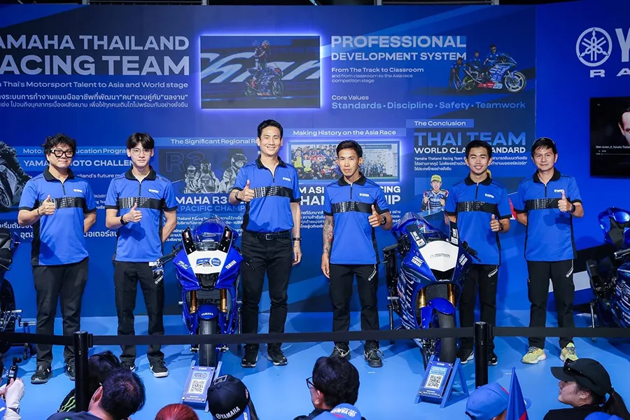 กระทบไหล่แฟนความเร็วอย่างใกล้ชิดที่ YamahaGP Pavilion