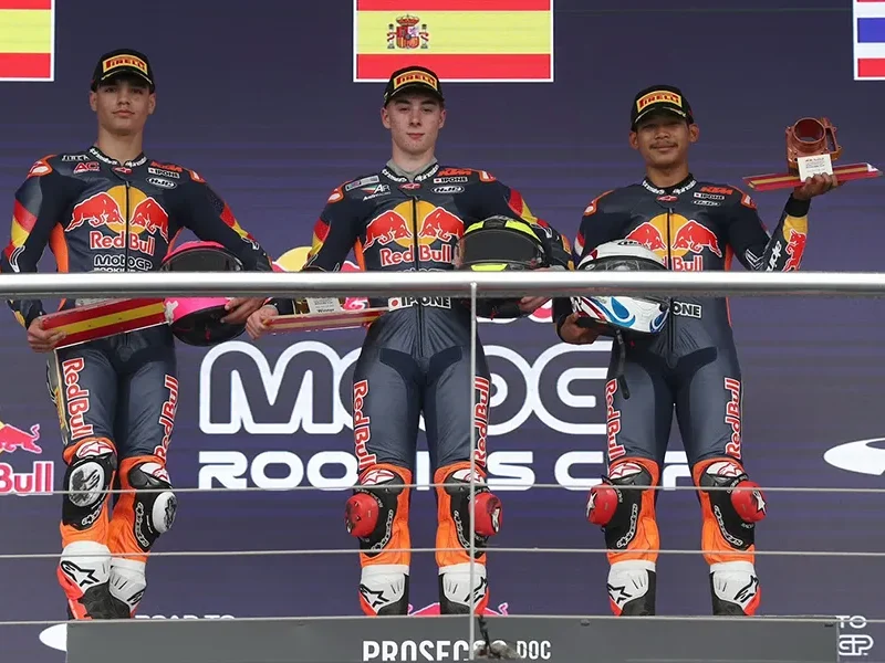 “ไม้คิว-เกียรติศักดิ์” ฝ่าฝนลุยสุดระทึก คว้าโพเดียมเปิดซีซั่นเรซแรกสุดเดือด