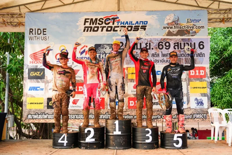 ทัพนักบิดฮอนด้า บิด Honda CRF450R ลุยโคลน ฝ่าทางสุดหิน!