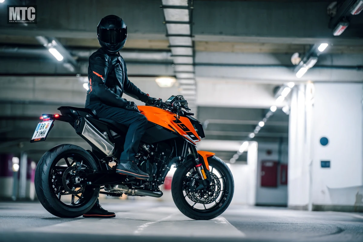 2027 KTM 790 Duke