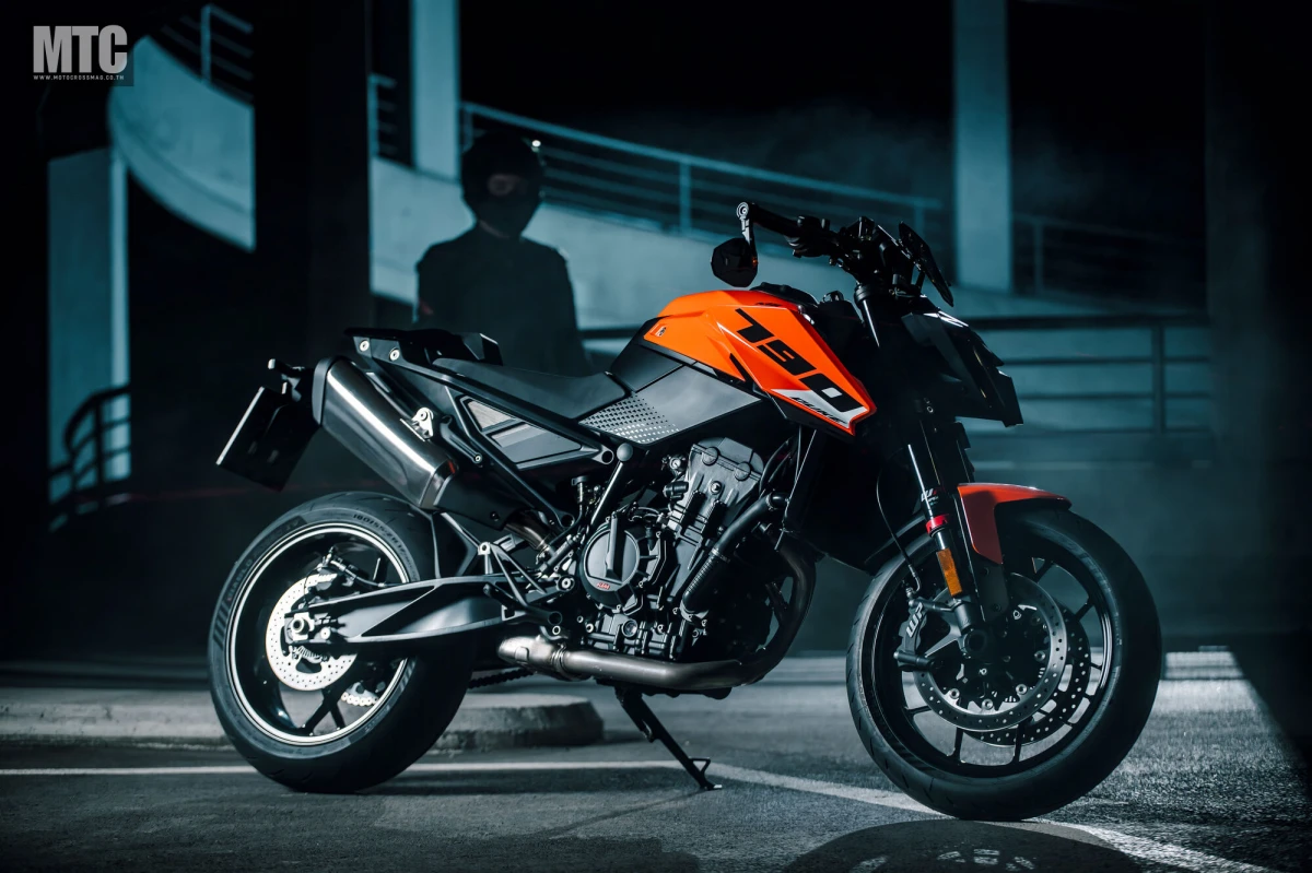 2027 KTM 790 Duke