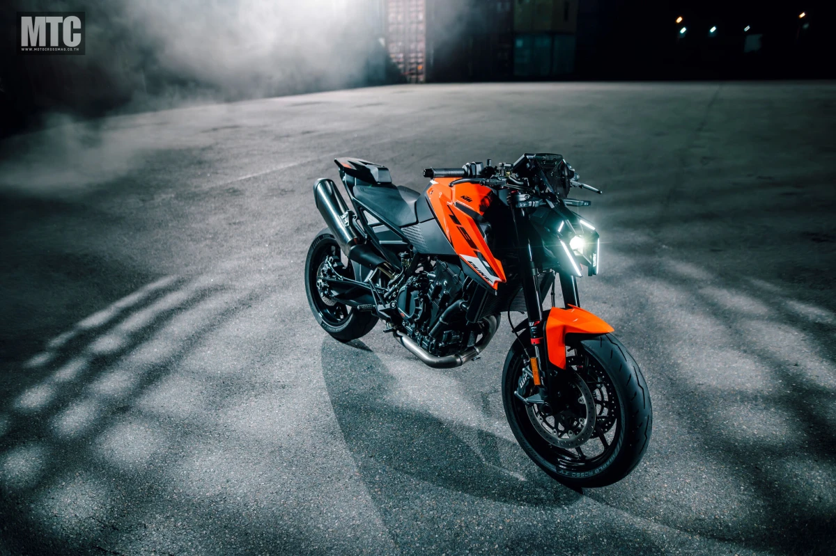 2027 KTM 790 Duke
