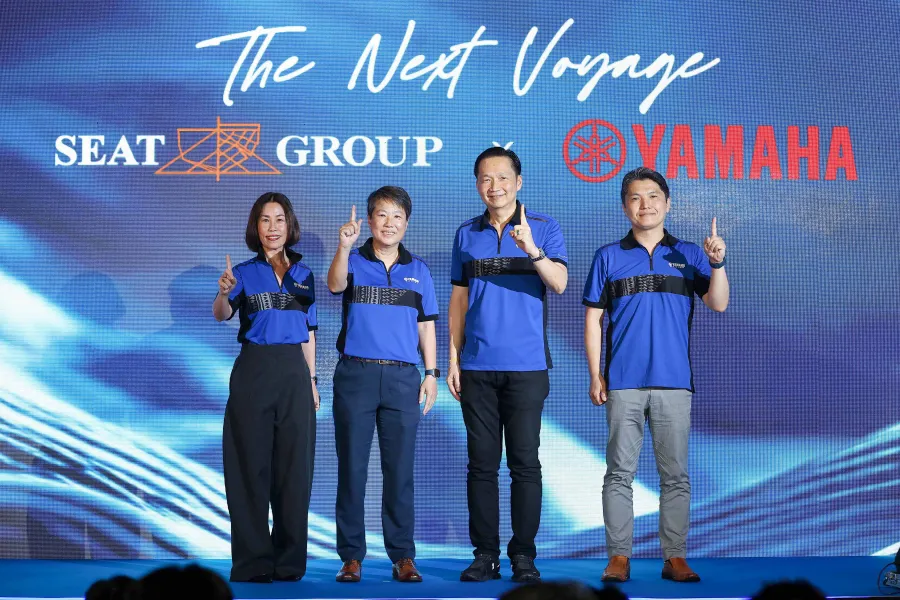 นายพงศธร เอื้อมงคลชัย ประธานกรรมการบริหาร บริษัท ไทยยามาฮ่ามอเตอร์ จำกัด พร้อมด้วย มร.โนโซบุ มิยาจิมะ ผู้จัดการทั่วไปอาวุโสฝ่ายการตลาดธุรกิจ สายงานธุรกิจทางน้ำ